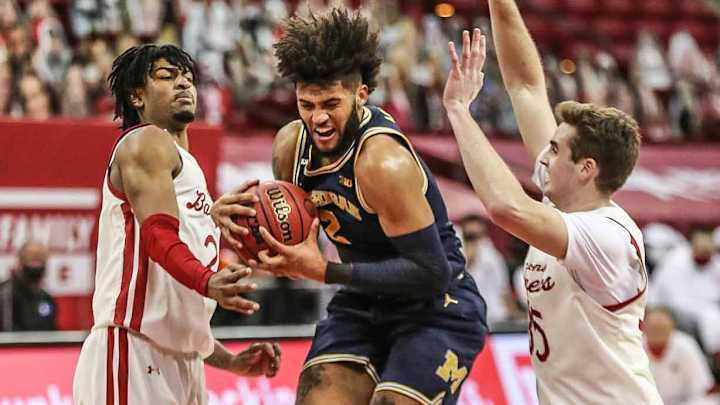 Resilient Wolverines Down Wisconsin After Layoff