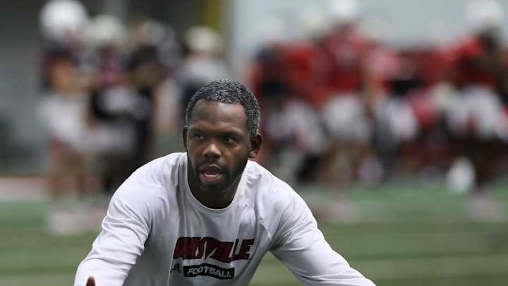 Steelers Fill Final Coaching Vacancy, Hiring New Secondary Coach Steelers Fill Final Coaching Vacancy, Hiring New Secondary Coach