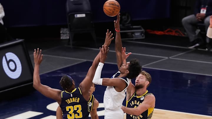 McDaniels Draws First NBA Start, Replacing Late-Arriving Teammate McDaniels Draws First NBA Start, Replacing Late-Arriving Teammate