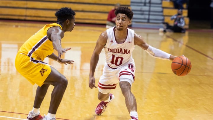 Indiana Finishes Strong, Knocks Off Minnesota 82-72 Indiana Finishes Strong, Knocks Off Minnesota 82-72