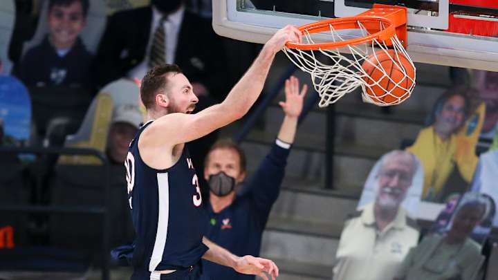 NCAA Basketball Saturday Betting Guide: Key Road Tests for Several Top 25 Teams in Action