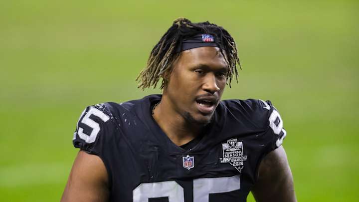 Raiders Re-Sign Defensive Lineman David Irving