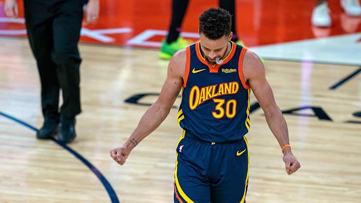 Stephen Curry Leaves Court Before Tip-Off vs. Hornets Due to Illness Stephen Curry Leaves Court Before Tip-Off vs. Hornets Due to Illness