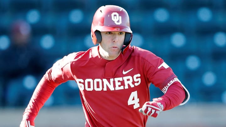 Oklahoma completes sweep of Houston