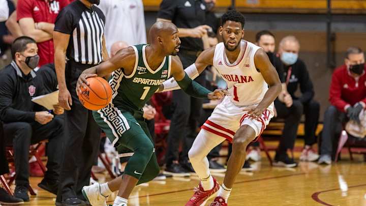 Michigan State 'Fed Up' With Losing, Taking it One Game at a Time