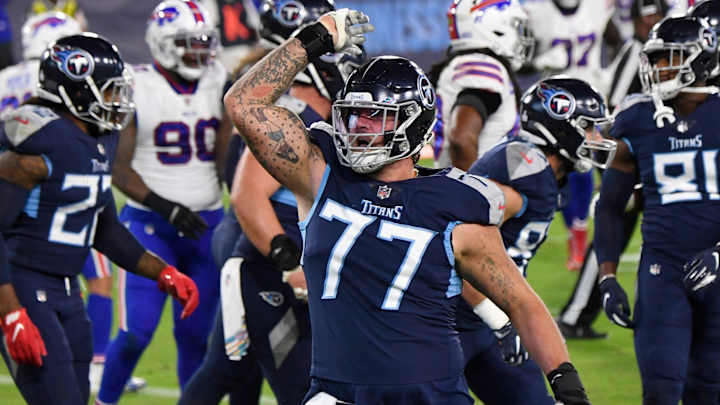 College Golf Coach Draws Inspiration from Titans' O-Line