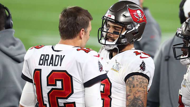 Mike Evans Says Tom Brady Would Text Film to Teammates at Midnight Ahead of Super Bowl
