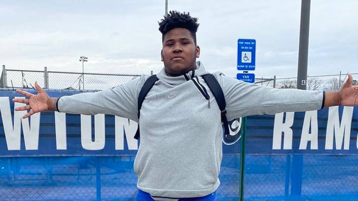 Peach State OT Zolicoffer Discusses Latest Zoom With Tennessee, Relationship With Elarbee and More Peach State OT Zolicoffer Discusses Latest Zoom With Tennessee, Relationship With Elarbee and More