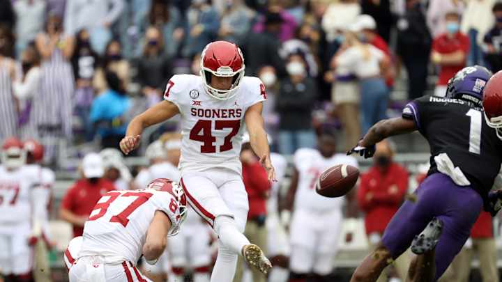 Report: Norman Police investigating bar fight involving Oklahoma WR Spencer Jones Report: Norman Police investigating bar fight involving Oklahoma WR Spencer Jones