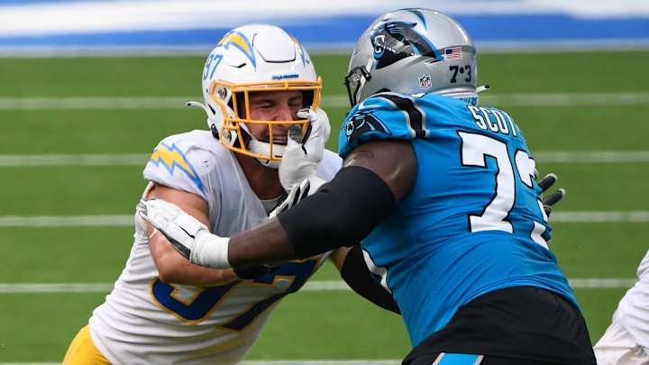 Panthers Re-Sign OT Trent Scott to One-Year Contract