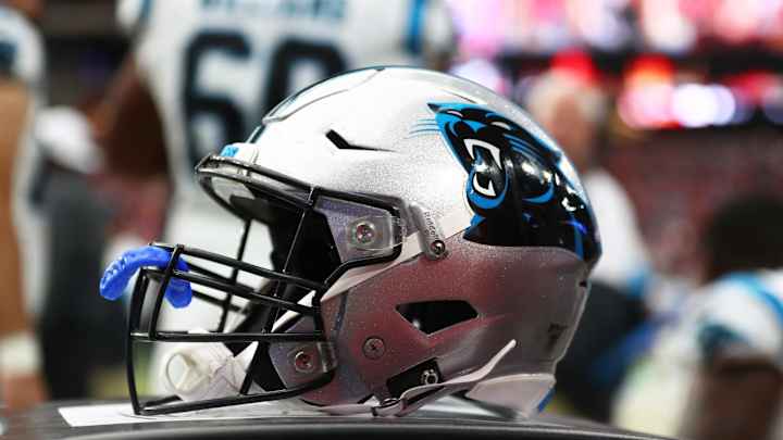 Re-sign or Wave Goodbye: LB Adarius Taylor