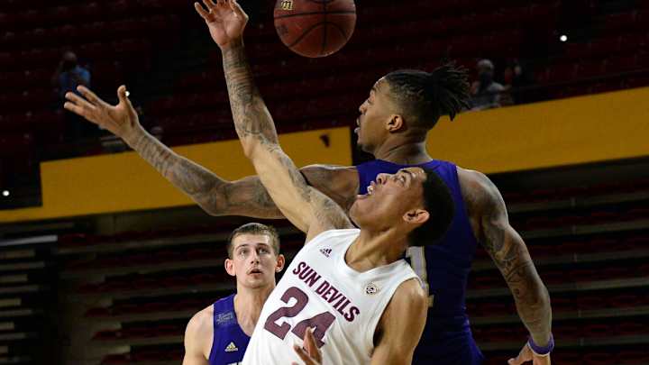 Don't Blink: Huskies Visit Tucson with Unwanted 20-20 Vision