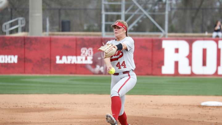 Lexi Kilfoyl Throws No-Hitter as No. 4 Alabama Softball Takes Doubleheader Over North Carolina