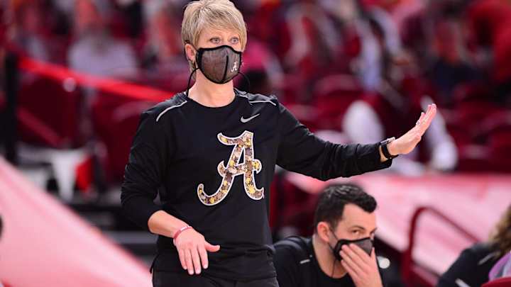 Alabama Women's Basketball Falls to No. 16 Arkansas, 94-76