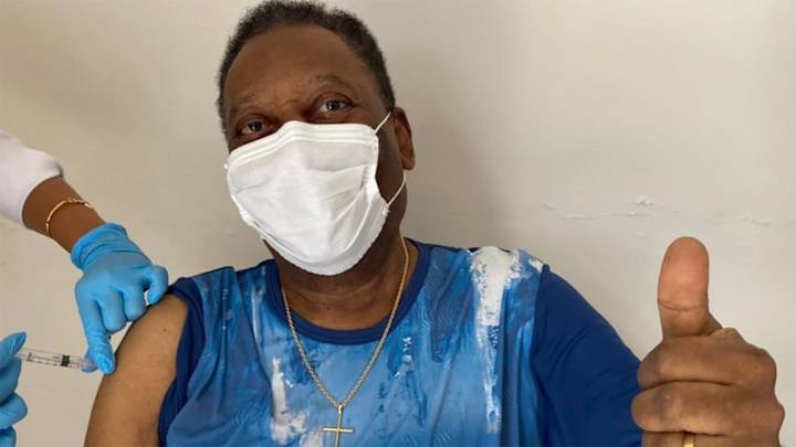 Pelé Receives COVID-19 Vaccine, Urges Fans to Keep Safe Practices Pelé Receives COVID-19 Vaccine, Urges Fans to Keep Safe Practices