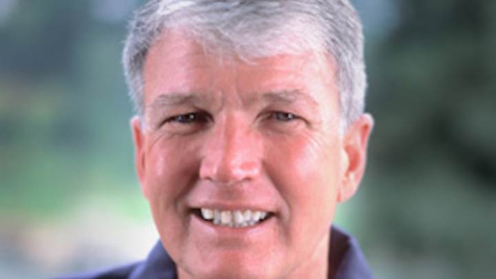 At 74 Years Old, Les Steckel A Play-Caller Once Again