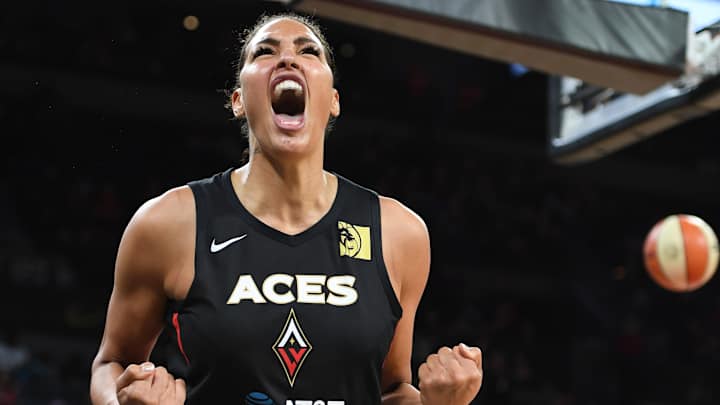 Las Vegas Aces Re-Sign All-Star Liz Cambage