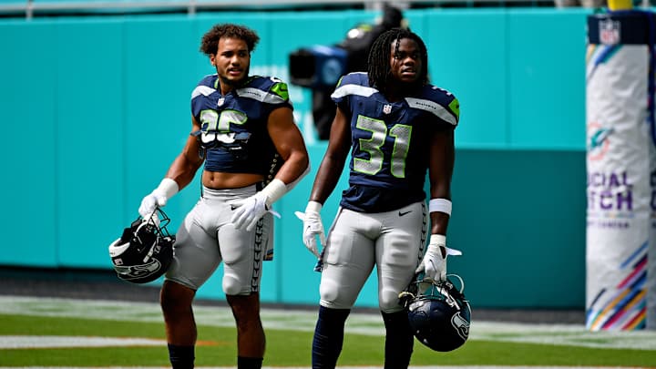 DeeJay Dallas, Travis Homer in Line For Competition as Seahawks Running Back Room Deepens
