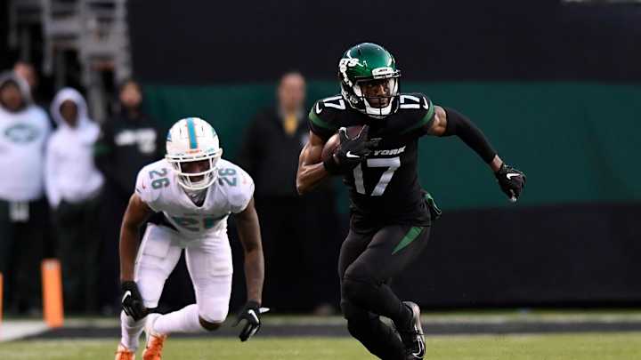 Jets Make First Wide Receiver Signing of Offseason Jets Make First Wide Receiver Signing of Offseason