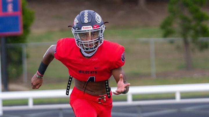 Notre Dame Makes Top Group For Standout Oregon Wide Receiver Notre Dame Makes Top Group For Standout Oregon Wide Receiver