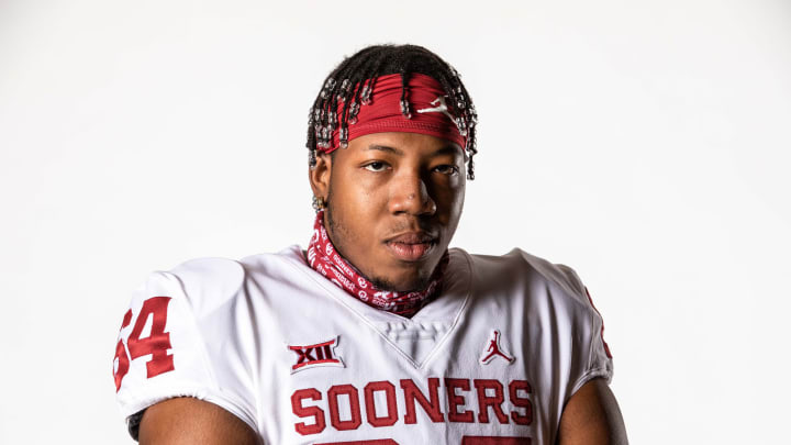 Wanya Morris, finally at Oklahoma, impressing coaches by asking 'a lot of questions' Wanya Morris, finally at Oklahoma, impressing coaches by asking 'a lot of questions'