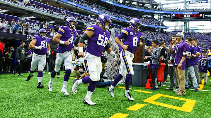 Report: Broncos 'Expressed Early Interest' in Vikings OL Brett Jones