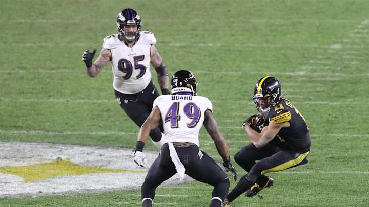 Special Teams Ace/Linebacker Chris Board Inks New Deal With Ravens