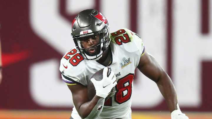 Report: Seahawks Courting Veteran RB Leonard Fournette