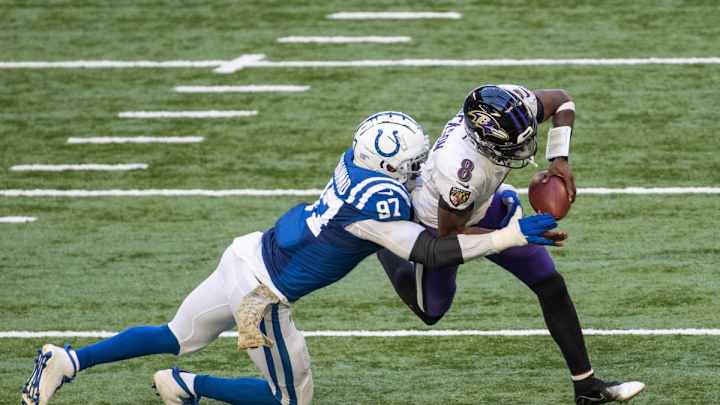 Colts Bring Al-Quadin Muhammad Back on One-year Deal