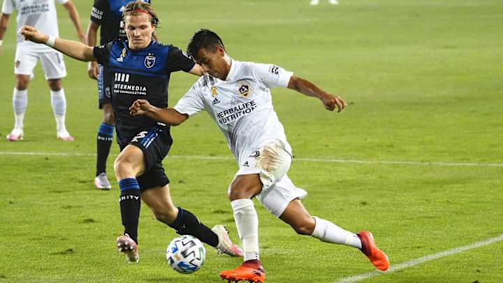 U.S. Coach Gregg Berhalter Encouraged Efraín Álvarez to Join Mexico Camp