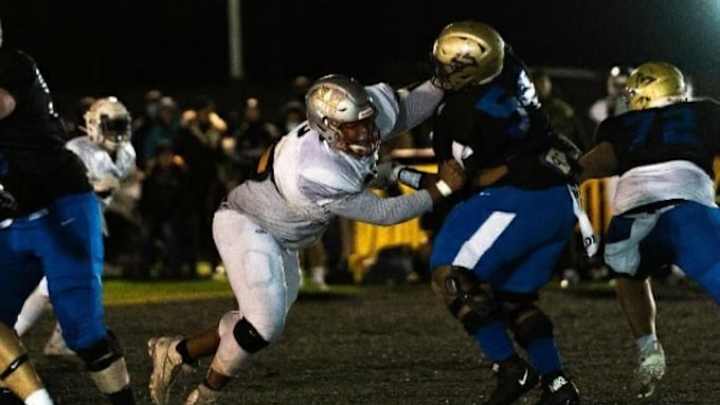 After 1 Game of U.S. Football, Hero Kanu Fields Simultaneous Offers from USC, UW