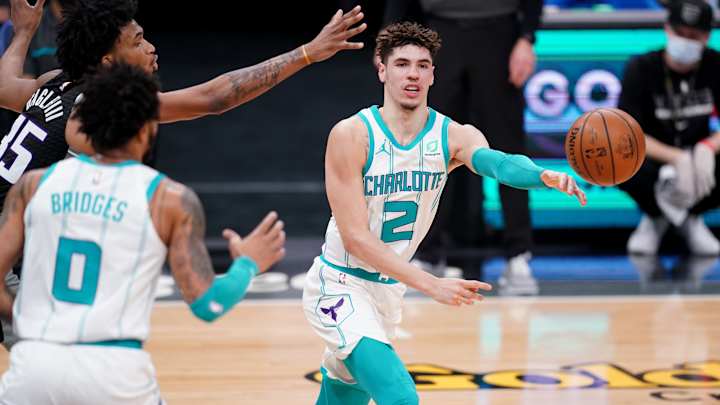 Hornets’ LaMelo Ball faces hometown Lakers for first time as pro
