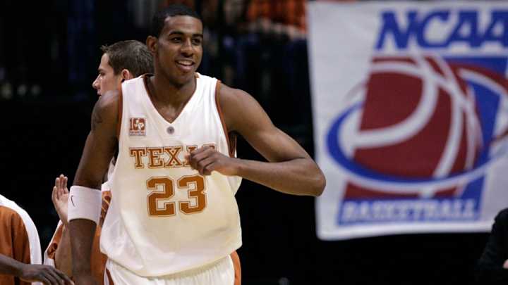Longhorns Ex LaMarcus Aldridge Leaves Spurs Via NBA Buyout