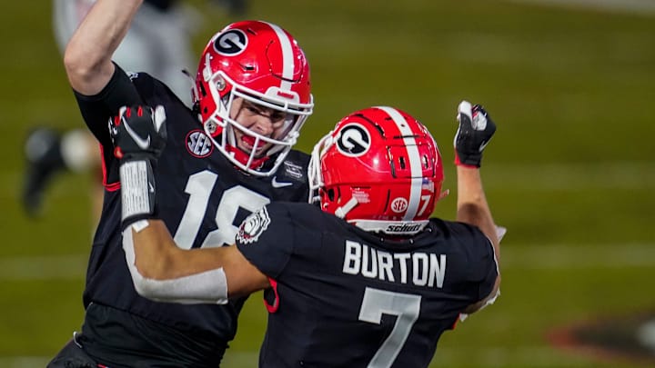 Quarterbacks, Receivers Finding Extra Time to Build Chemistry