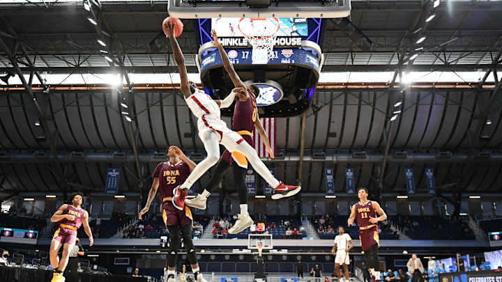 Alabama Basketball Holds Off Iona, 68-55 Alabama Basketball Holds Off Iona, 68-55