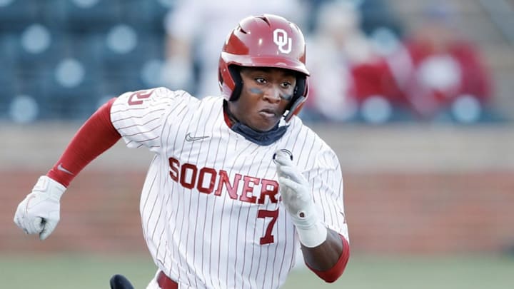 Oklahoma pounds Houston 19-1 Oklahoma pounds Houston 19-1