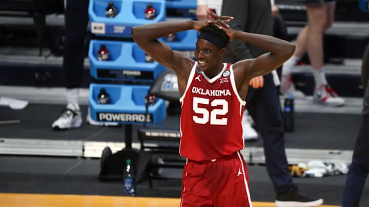 Oklahoma's Kur Kuath makes it official: Pro ball is his first goal now