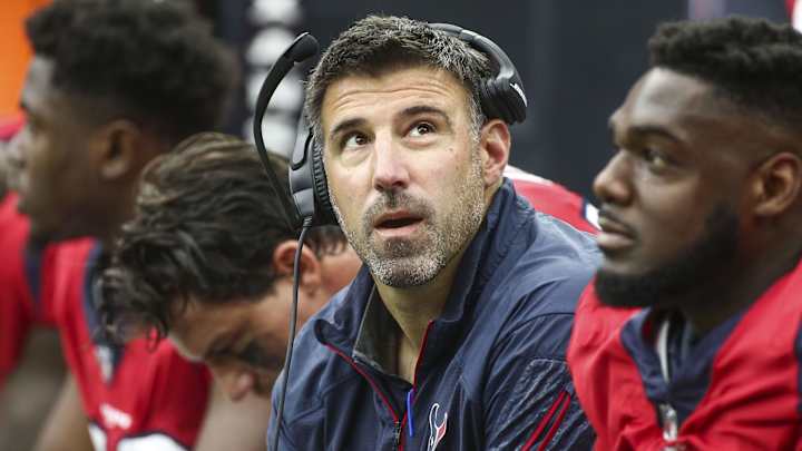 Mike Vrabel Just Can't (Or Won't) Leave His Texans Defense in the Past