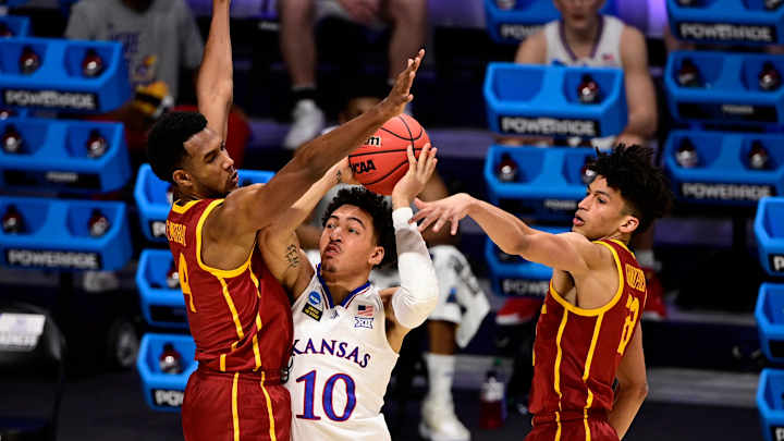 USC Hands Kansas Worst Loss Since 1974 in Second-Round Blowout USC Hands Kansas Worst Loss Since 1974 in Second-Round Blowout