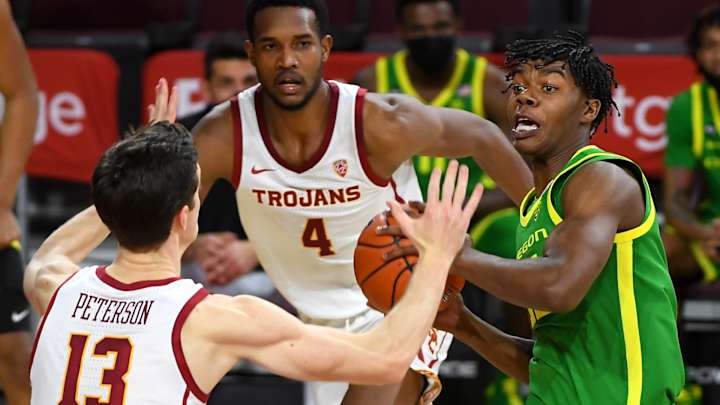 NCAA Men's Tournament: Sharp Bettors Backing Two Underdogs on Sweet 16 Sunday