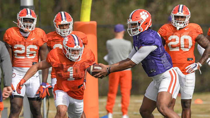 Swinney Impressed With "Grown" Men in Running Back Room
