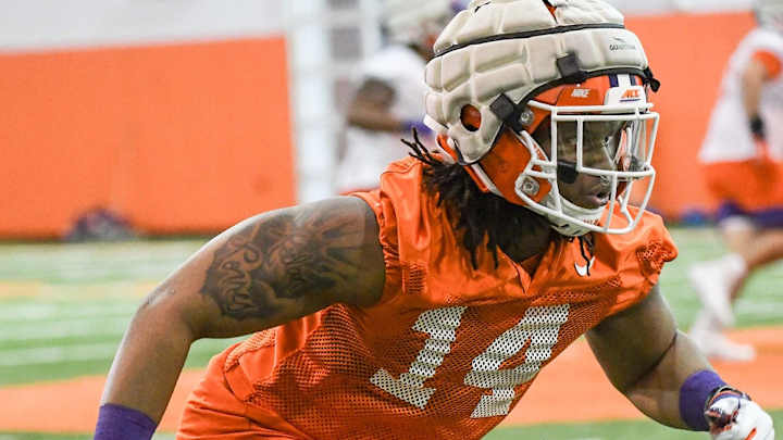 Kevin Swint Doing What Brent Venables Asks Kevin Swint Doing What Brent Venables Asks