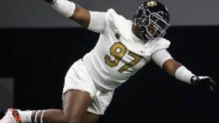 LSU Defensive Lineman Maason Smith Not Playing Like a Freshman In Spring Ball