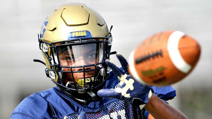 VIDEO: Michigan Football Commit Will Johnson Might Get Juwan Howard’s Attention VIDEO: Michigan Football Commit Will Johnson Might Get Juwan Howard’s Attention