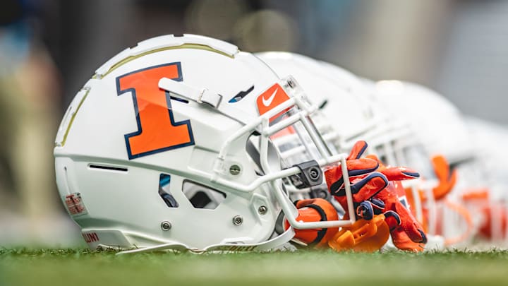 Illini Practice No. 3 Notes: 1st Day in Full Pads, QB tidbits & A Returning Starter Missing