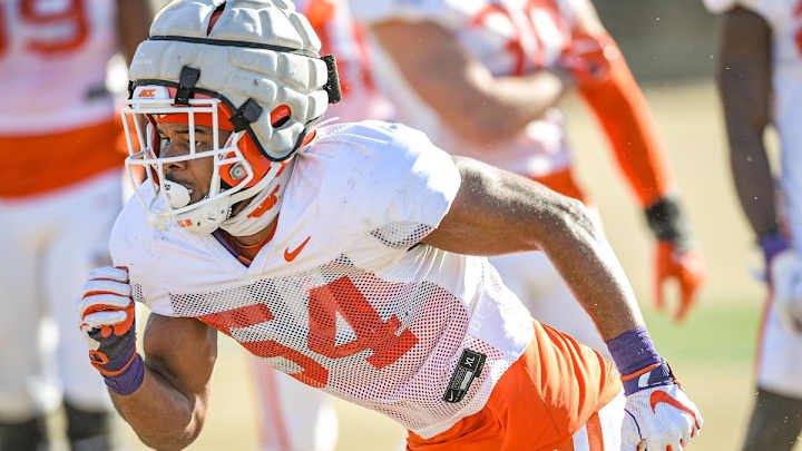 Swinney  Believes Tiger Linebackers Are a Special Group