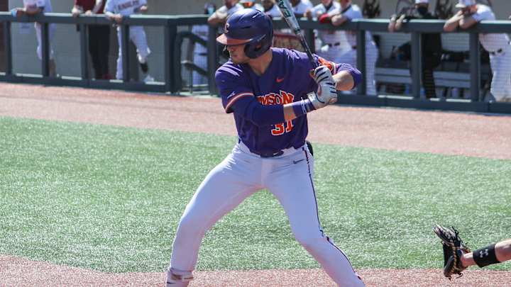 Streaking Tigers Set to Host Georgia in Midweek Affair