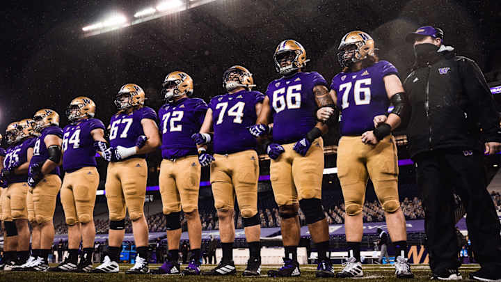 Husky O-Line, With All of its Distinctions, Has No Excuse Except to Dominate Husky O-Line, With All of its Distinctions, Has No Excuse Except to Dominate