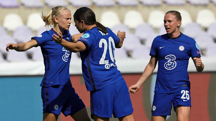 Chelsea, Barcelona Coast to Semifinals of Women's Champions League