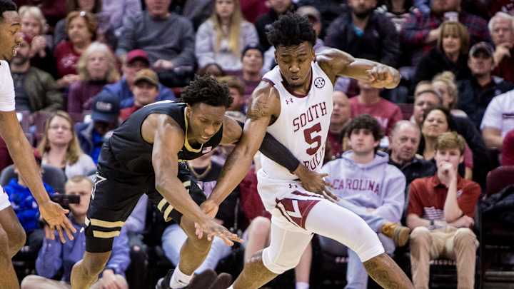 Foul-plagued Gamecocks still power past Vanderbilt